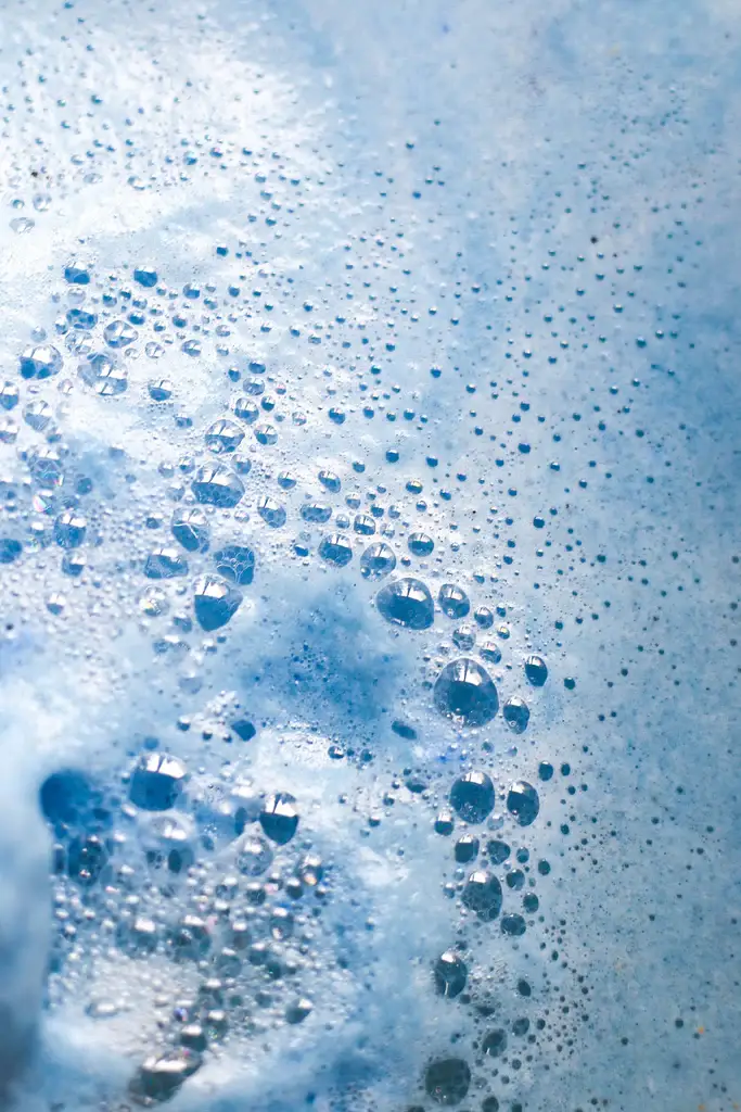 Midnight Martini Bath Bomb - Image 3